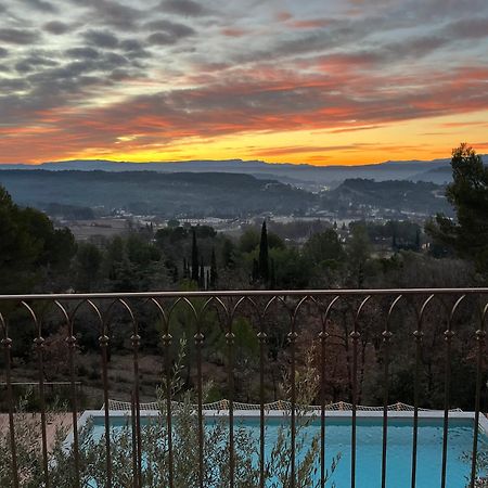 Le Tholonet Villa Lumineuse Avec Piscine Clim 1Ere Etage Vue Panoramique Sur Les Montagnes Sur Le Site De La Sainte-Victoire מראה חיצוני תמונה