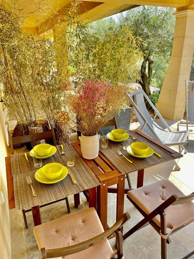 Le Tholonet Villa Lumineuse Avec Piscine Clim 1Ere Etage Vue Panoramique Sur Les Montagnes Sur Le Site De La Sainte-Victoire מראה חיצוני תמונה