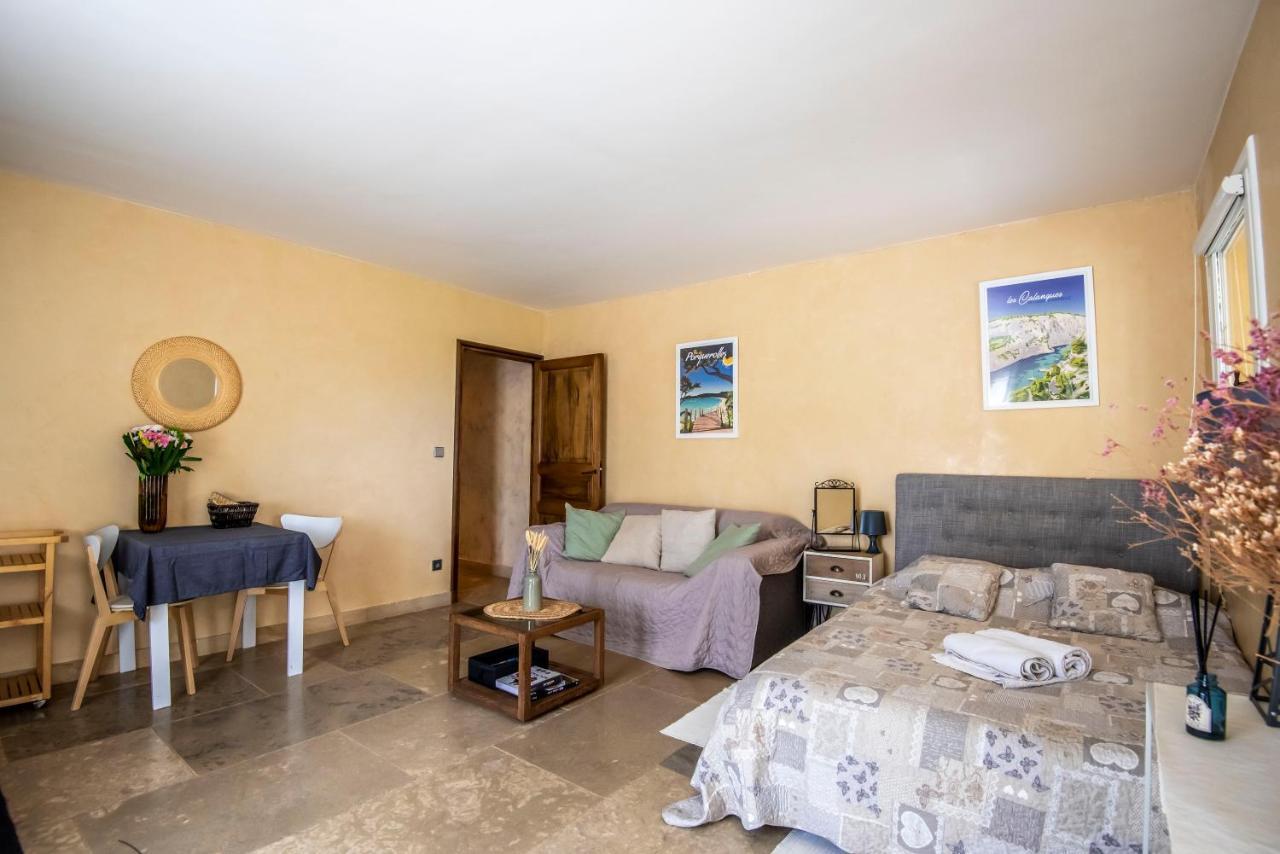 Le Tholonet Villa Lumineuse Avec Piscine Clim 1Ere Etage Vue Panoramique Sur Les Montagnes Sur Le Site De La Sainte-Victoire מראה חיצוני תמונה
