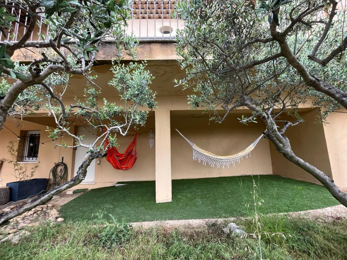 Le Tholonet Villa Lumineuse Avec Piscine Clim 1Ere Etage Vue Panoramique Sur Les Montagnes Sur Le Site De La Sainte-Victoire מראה חיצוני תמונה