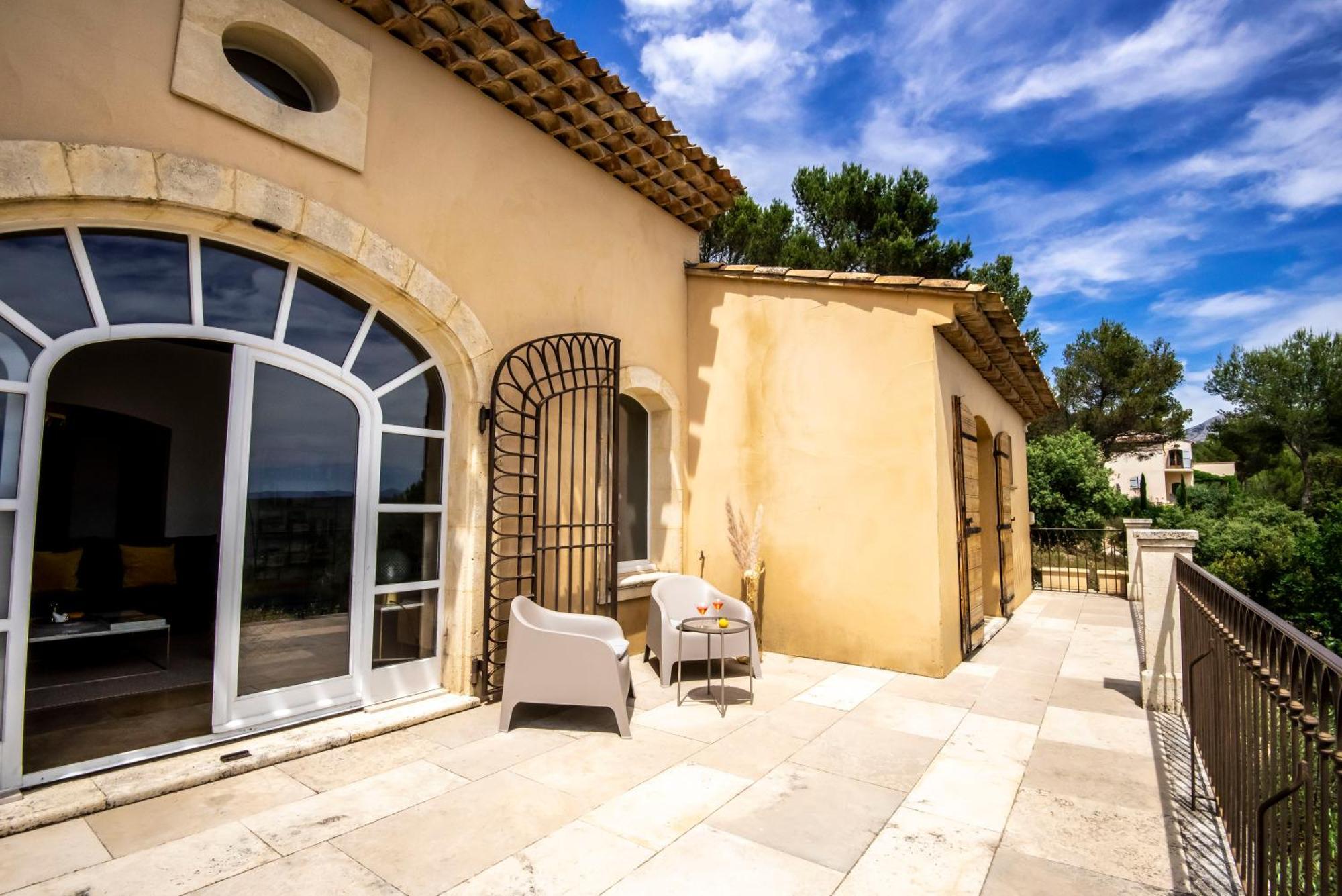Le Tholonet Villa Lumineuse Avec Piscine Clim 1Ere Etage Vue Panoramique Sur Les Montagnes Sur Le Site De La Sainte-Victoire מראה חיצוני תמונה