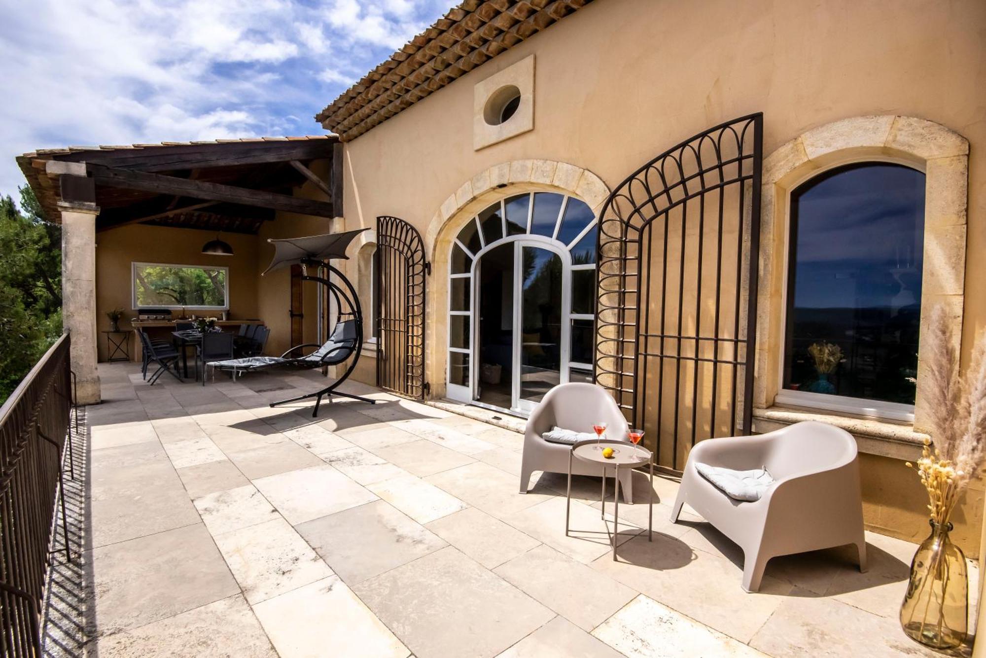 Le Tholonet Villa Lumineuse Avec Piscine Clim 1Ere Etage Vue Panoramique Sur Les Montagnes Sur Le Site De La Sainte-Victoire מראה חיצוני תמונה