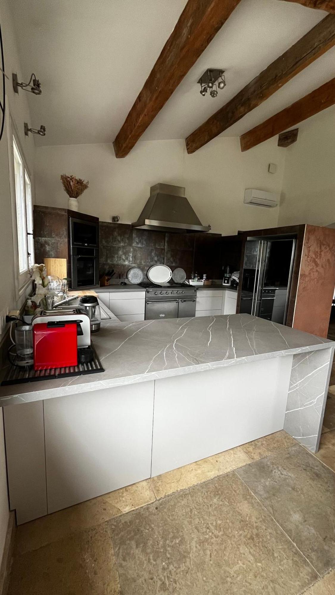 Le Tholonet Villa Lumineuse Avec Piscine Clim 1Ere Etage Vue Panoramique Sur Les Montagnes Sur Le Site De La Sainte-Victoire מראה חיצוני תמונה